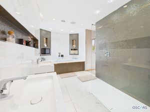 Photo 21- click for photo gallery